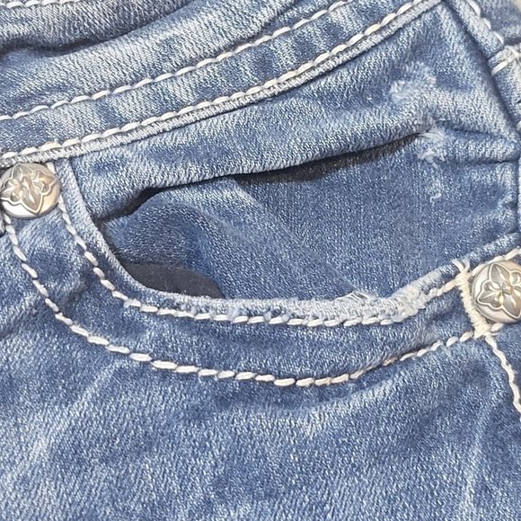 Miss Me Shorts Women's 28 Bermuda Mid Rise Flap Pocket Embellished Denim Shorts - Picture 6 of 16